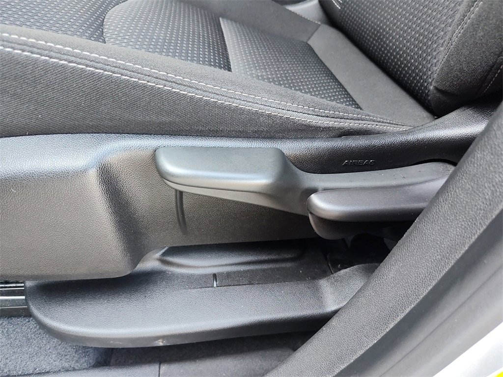 Used 2022 GMC Terrain SLE image 23