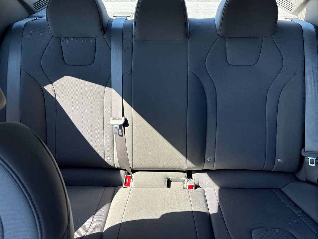 Certified 2025 Hyundai Elantra SE w/ Cargo Package image 18