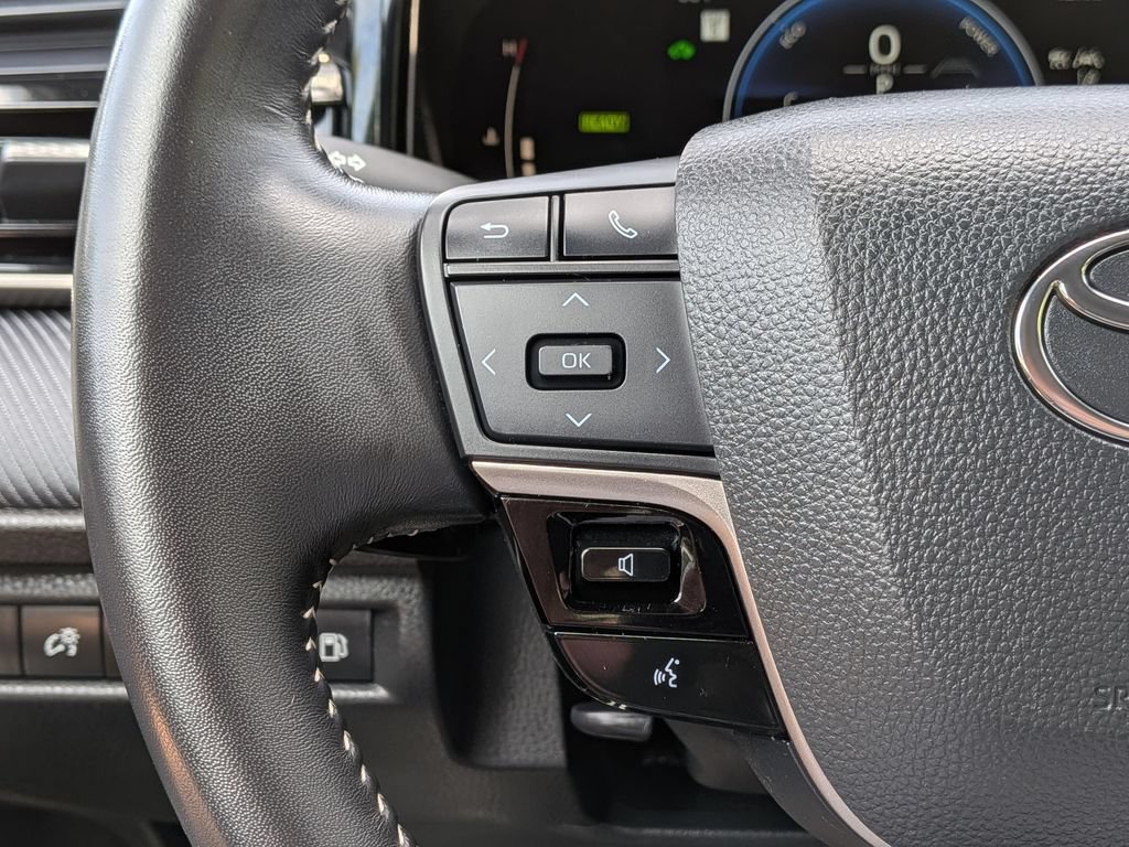Used 2025 Toyota Camry SE FWD image 21
