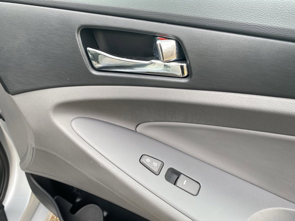 Used 2013 Hyundai Sonata GLS w/ Popular Equipment Pkg image 12