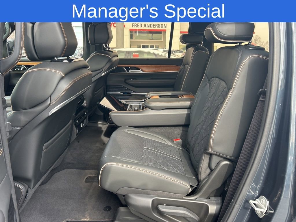 Used 2024 Jeep Grand Wagoneer Series III image 15