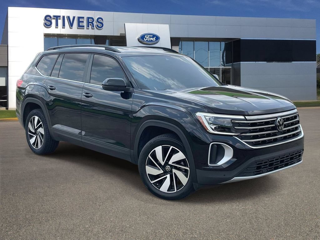 Used 2024 Volkswagen Atlas SE FWD image 1