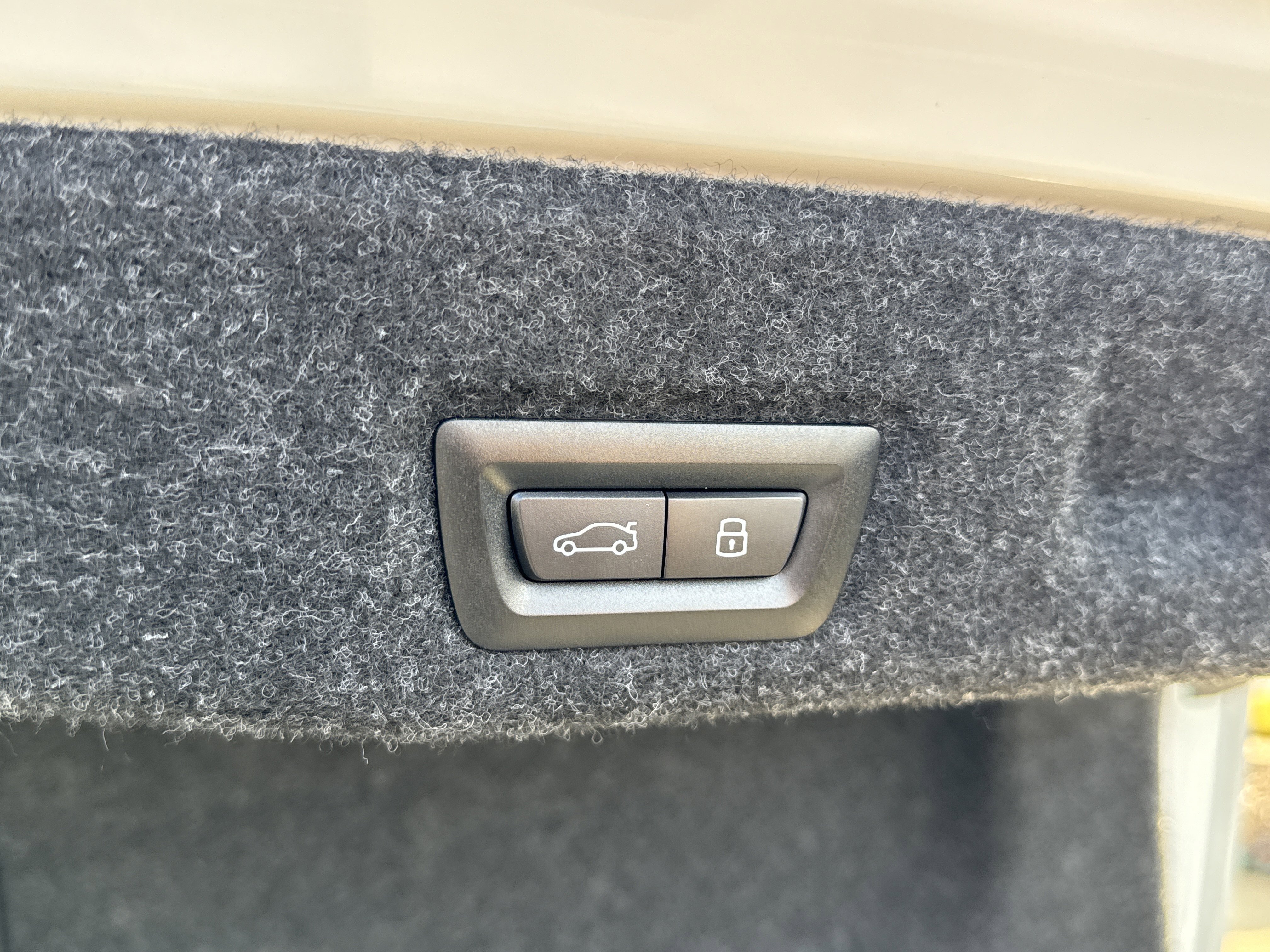 New 2026 BMW 550e xDrive w/ Executive Package image 25