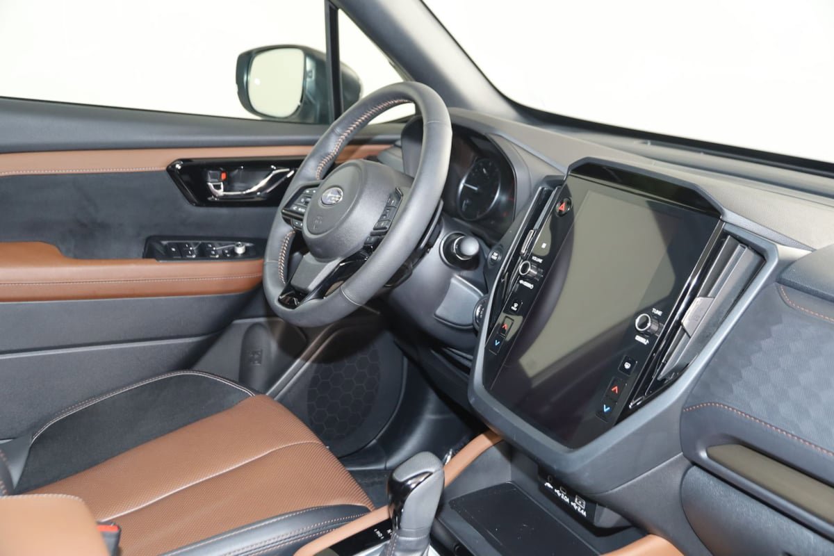 Used 2025 Subaru Forester Touring AWD/4WD image 32
