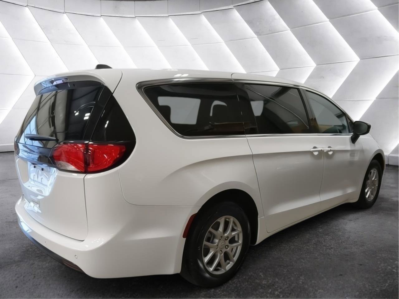 New 2026 Chrysler Voyager LX FWD image 6
