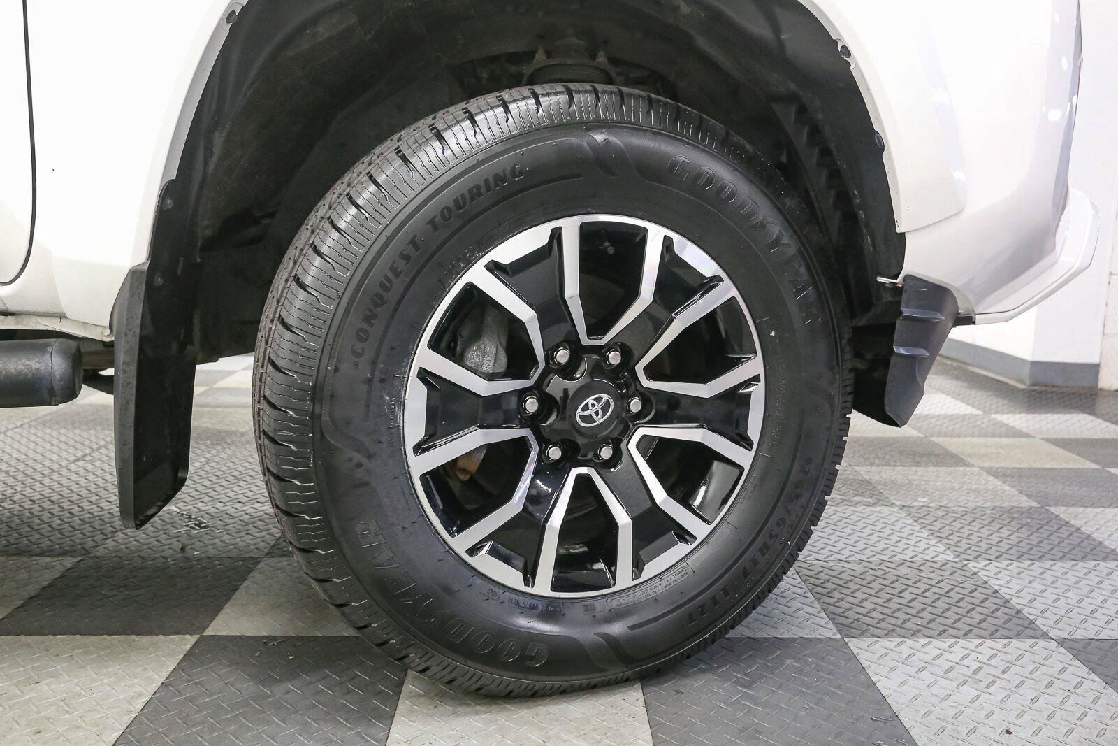 Used 2023 Toyota Tacoma TRD Sport AWD/4WD image 14