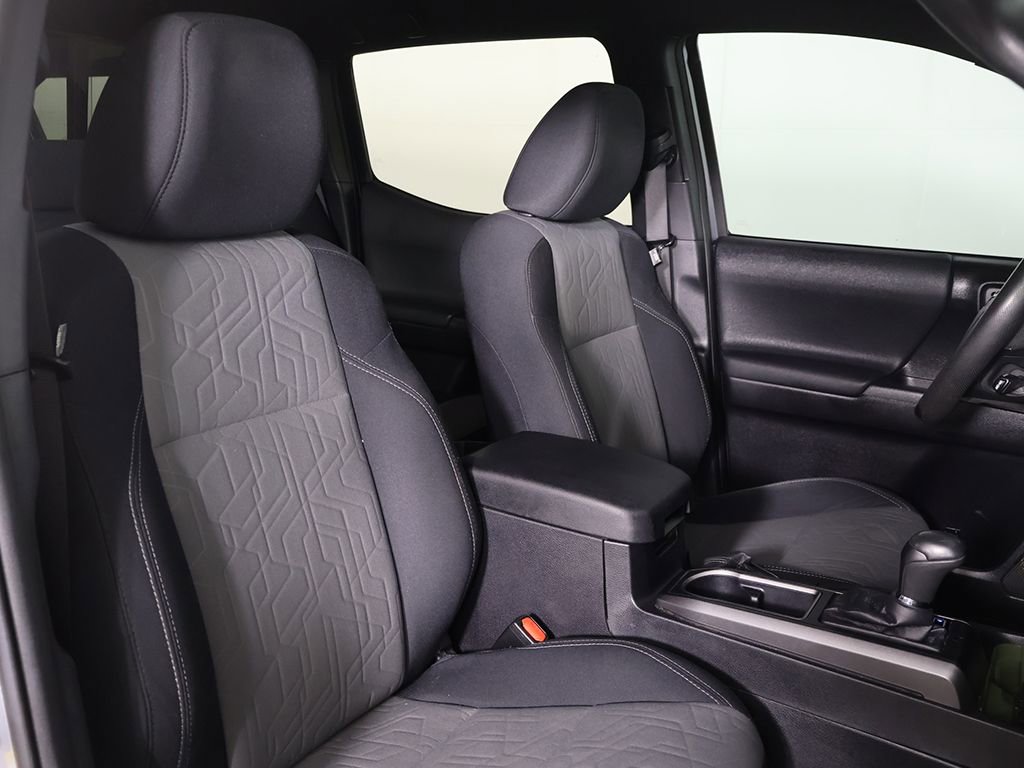 Used 2020 Toyota Tacoma TRD Off-Road AWD/4WD image 23