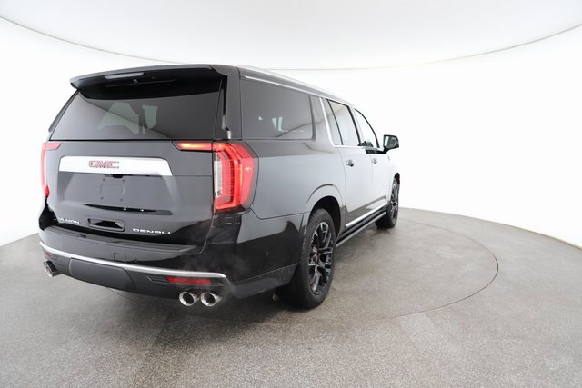 Used 2023 GMC Yukon XL Denali image 16