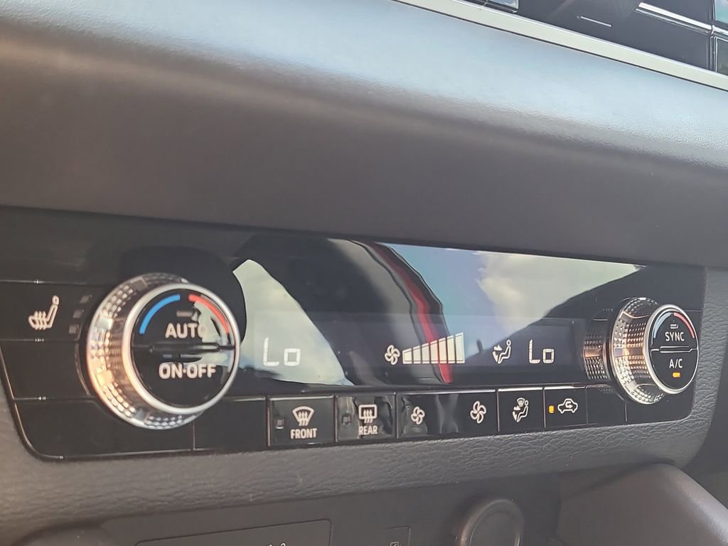 Used 2024 Mitsubishi Outlander SE Black Edition image 24