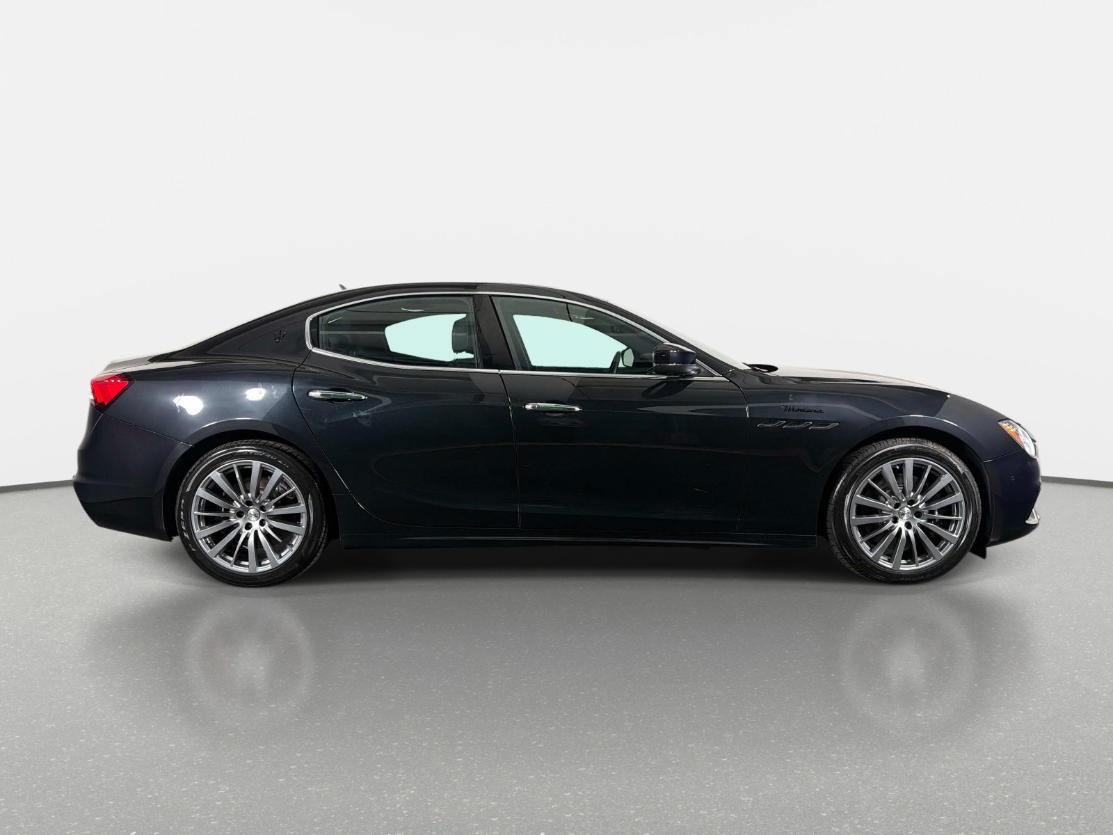 Used 2022 Maserati Ghibli Modena Q4 AWD/4WD image 2