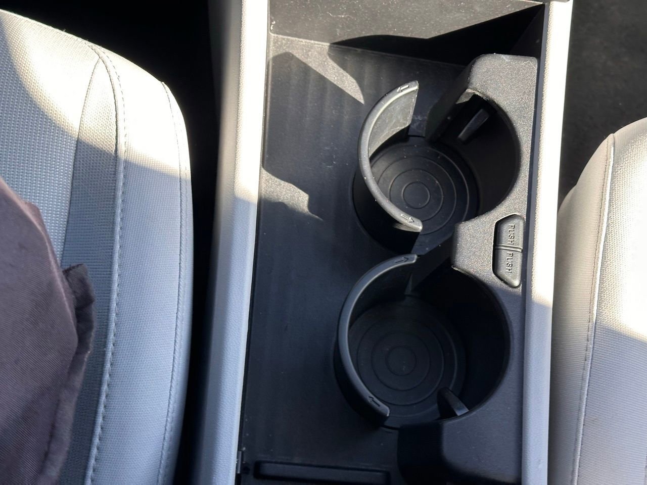 Used 2025 Hyundai Kona SE image 31