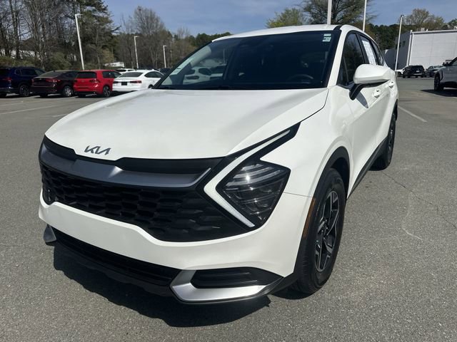 Used 2025 Kia Sportage LX image 1