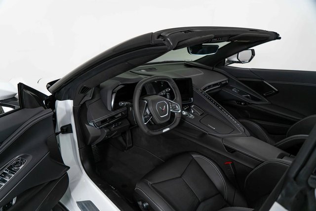 Used 2025 Chevrolet Corvette Z06 w/ Z07 Performance Package image 17