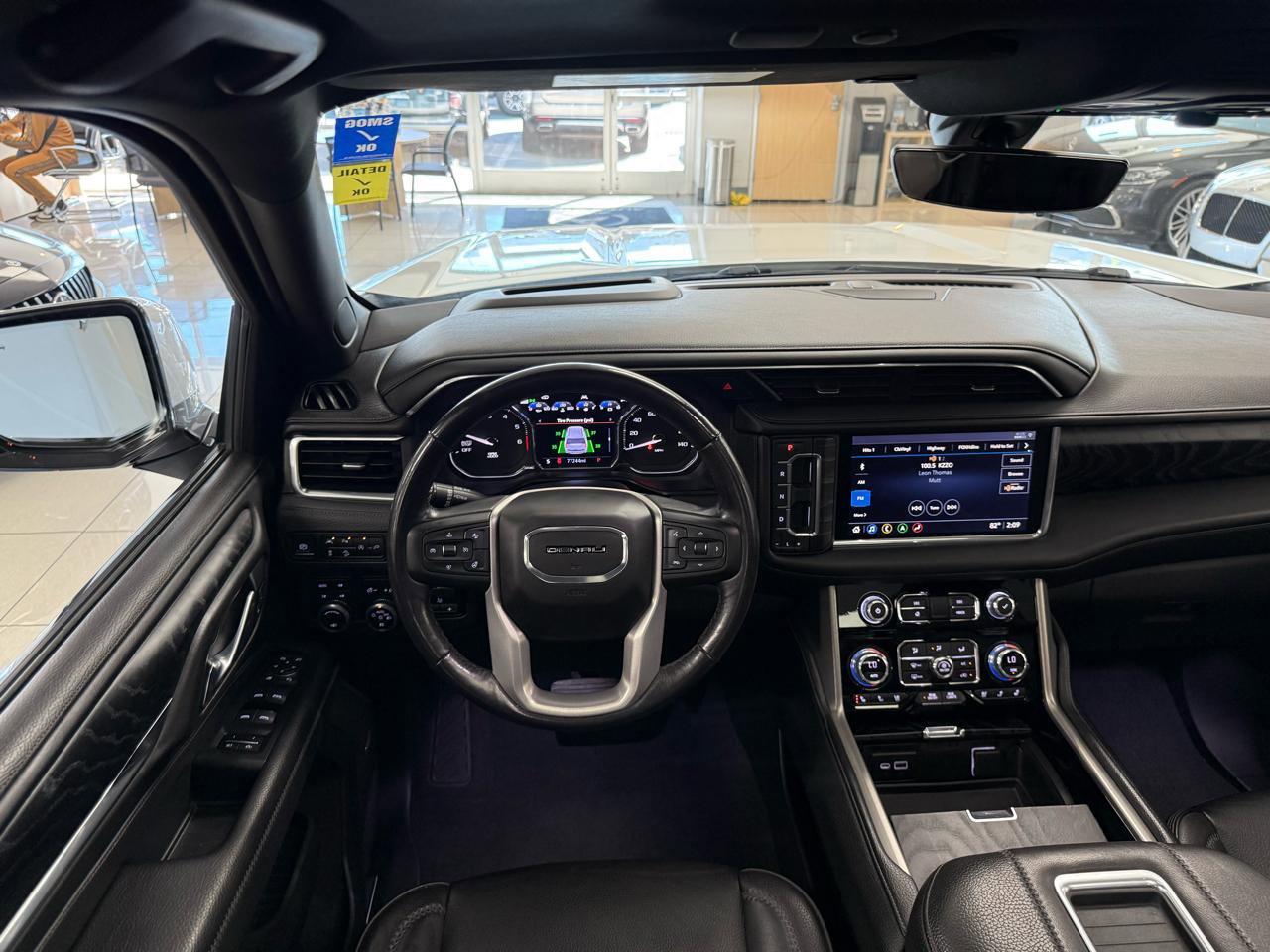 Used 2021 GMC Yukon Denali w/ Denali Premium Package image 13