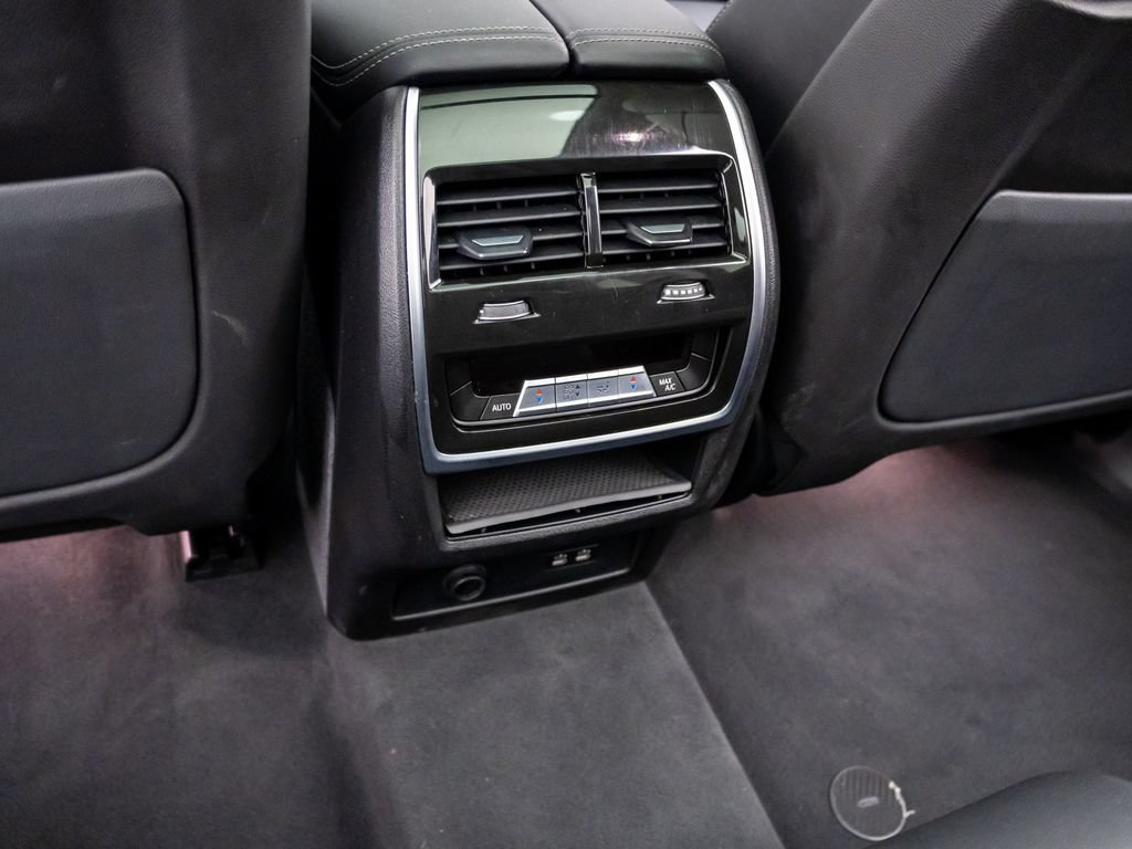 Used 2024 BMW X7 xDrive40i w/ Parking Assistance Package AWD/4WD image 22