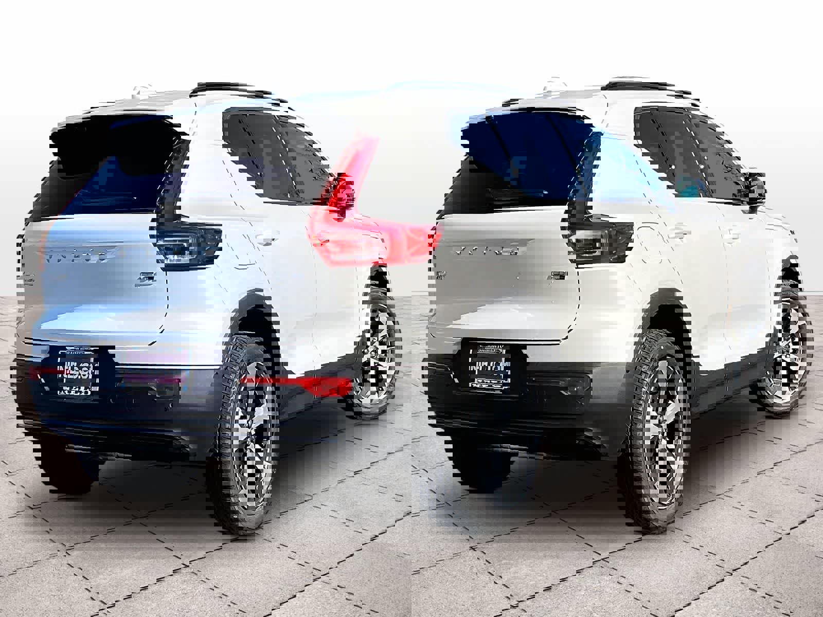 New 2026 Volvo XC40 B5 Plus w/ Protection Package Premier image 4