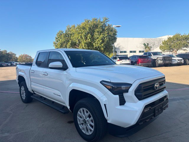 Used 2025 Toyota Tacoma SR5 AWD/4WD image 3