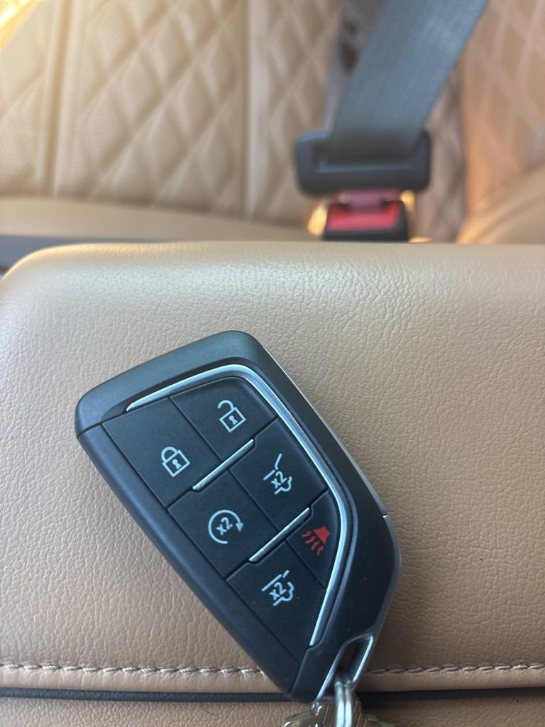 Used 2021 Cadillac Escalade Premium Luxury w/ Performance Package RWD image 32