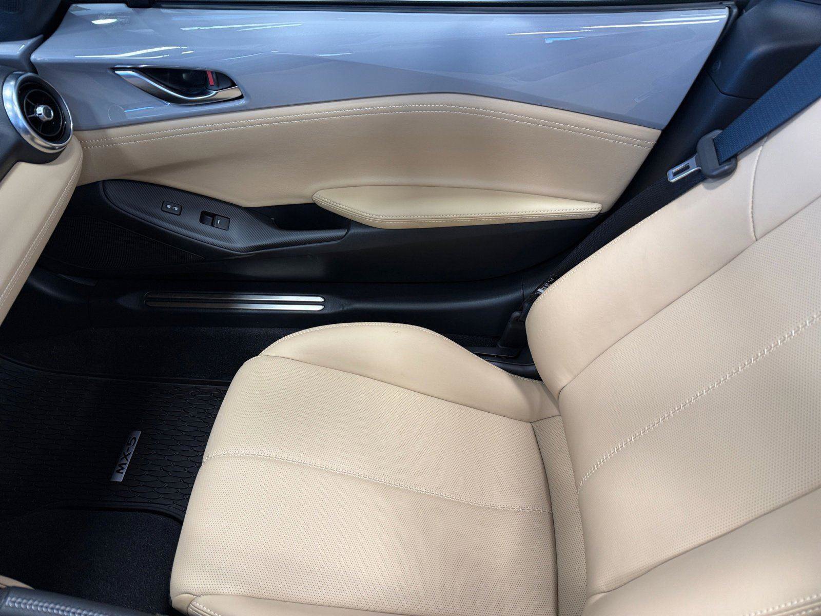 Used 2024 MAZDA MX-5 Miata RF Grand Touring image 26