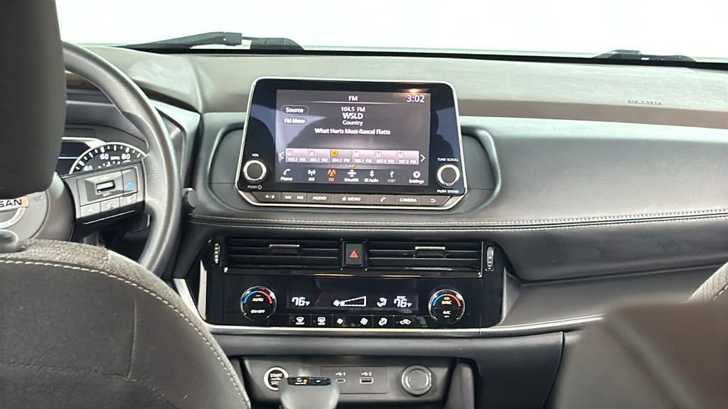 Used 2021 Nissan Rogue SV image 16