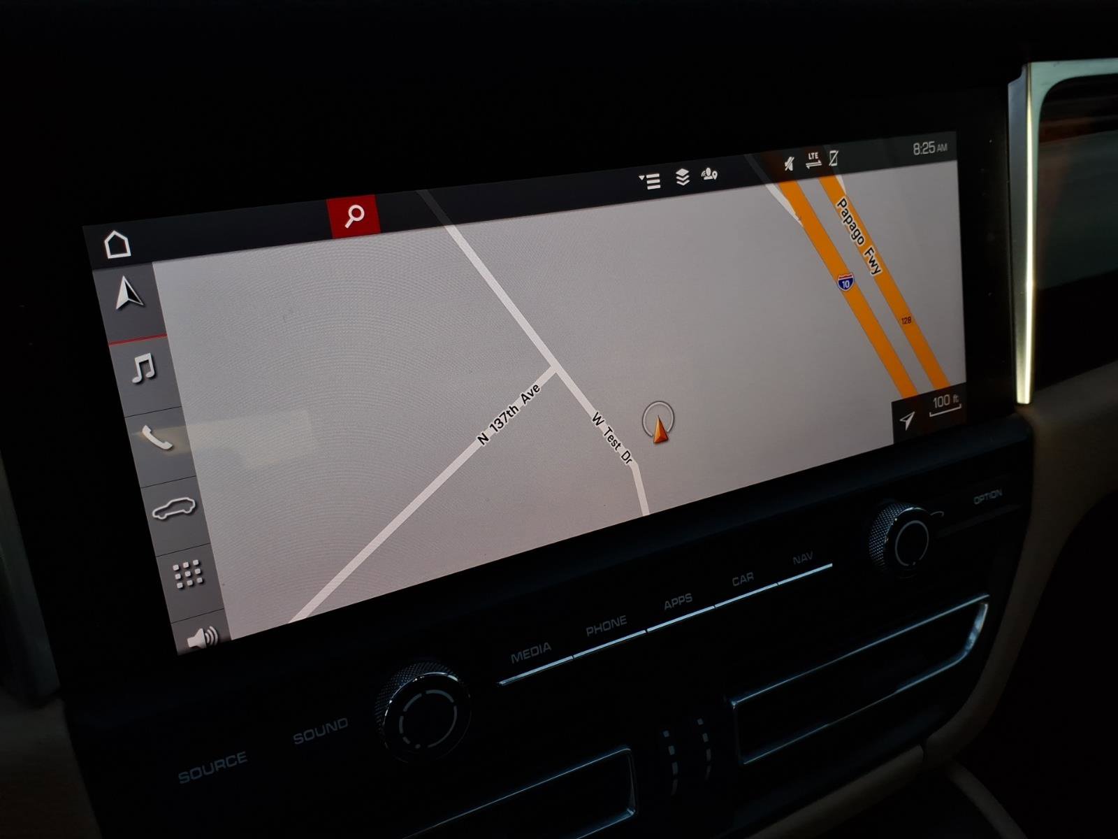 Used 2021 Porsche Macan Base image 22