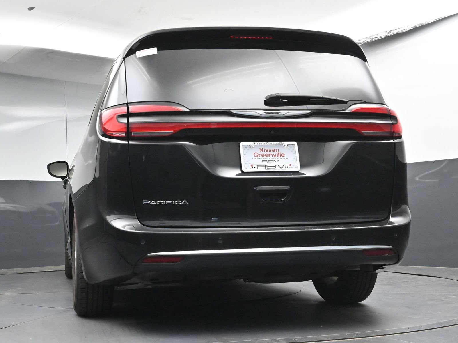 Used 2023 Chrysler Pacifica Touring-L image 29