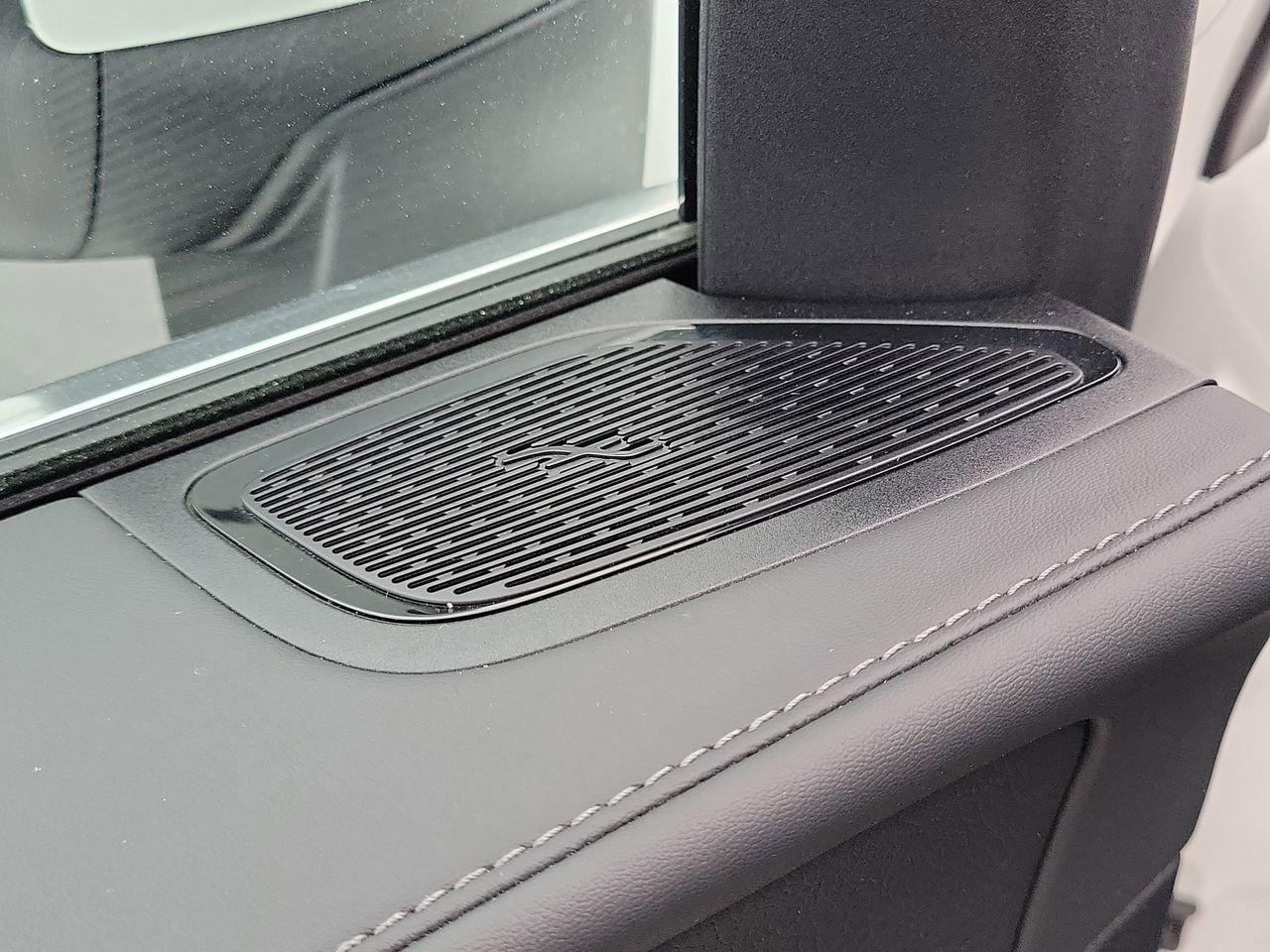 Certified 2024 Mercedes-Benz GLC 300 image 23