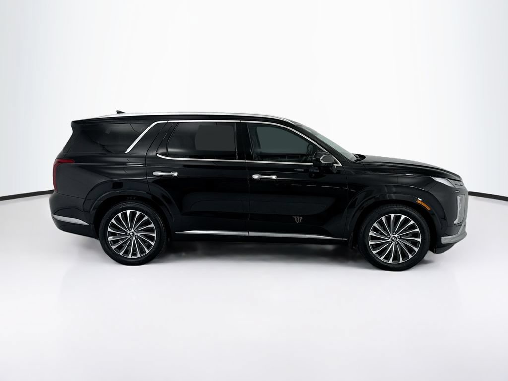 Used 2023 Hyundai Palisade Calligraphy FWD image 4