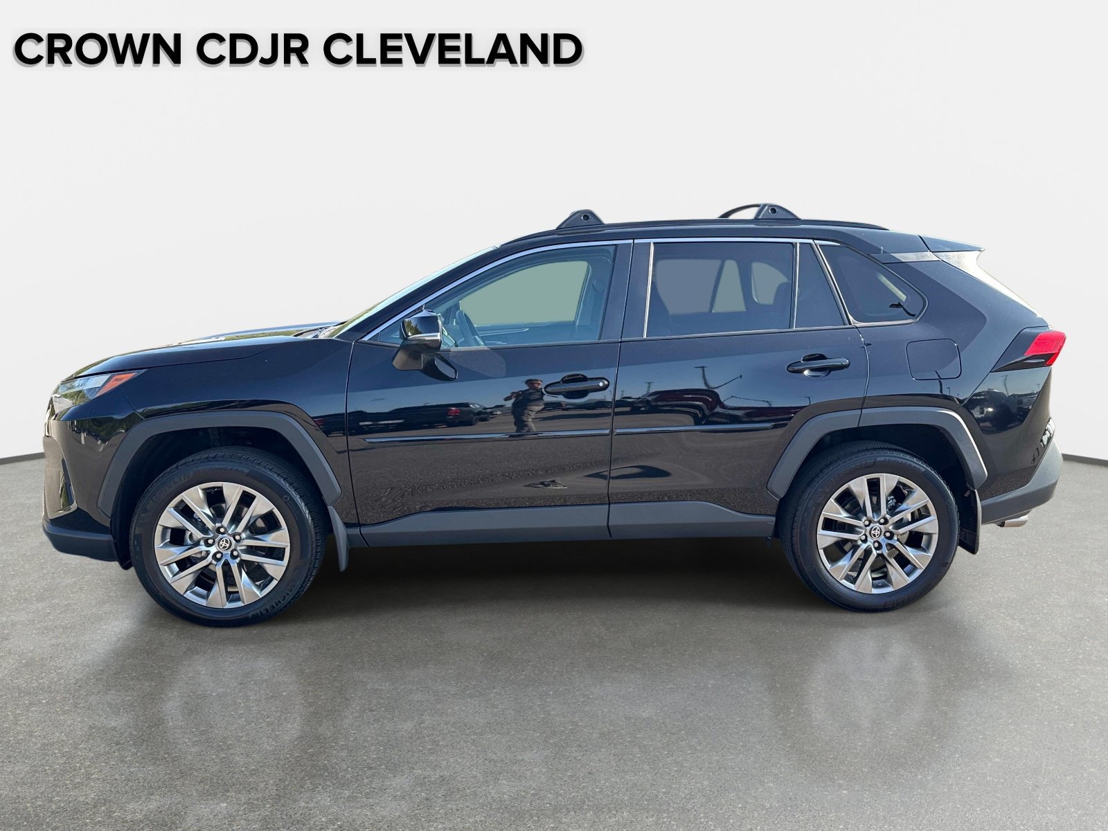 Used 2025 Toyota RAV4 XLE Premium w/ Weather Package AWD/4WD image 8