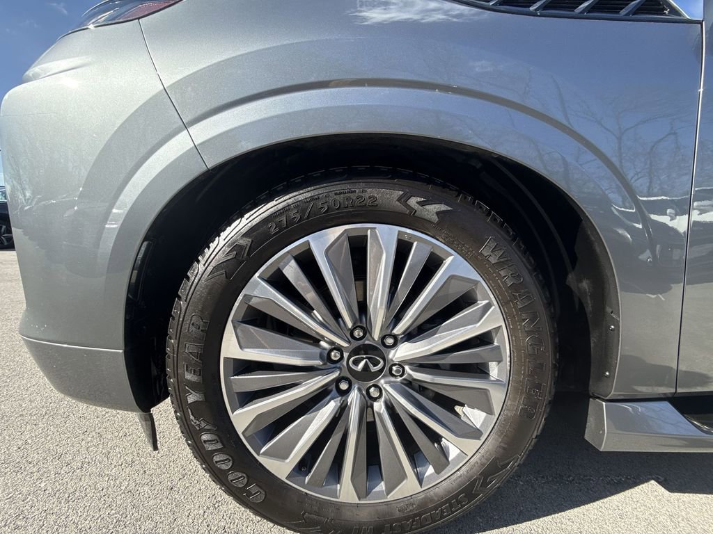 Used 2025 INFINITI QX80 Sensory AWD/4WD image 10