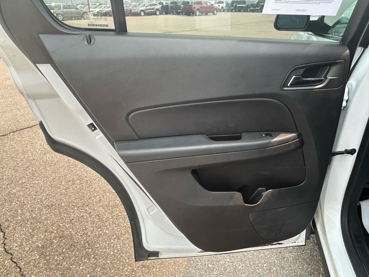 Used 2015 Chevrolet Equinox LT w/ Driver Convenience Package FWD image 13