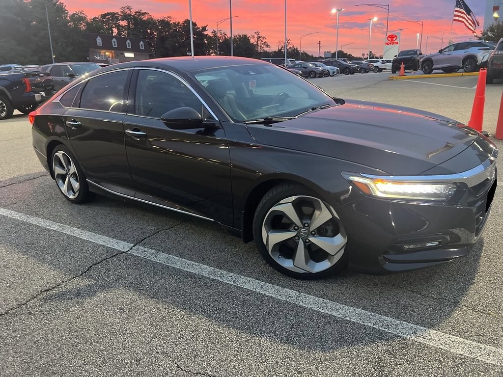 Used 2018 Honda Accord Touring image 3