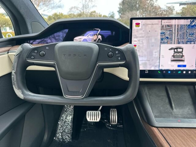 Used 2022 Tesla Model X image 18