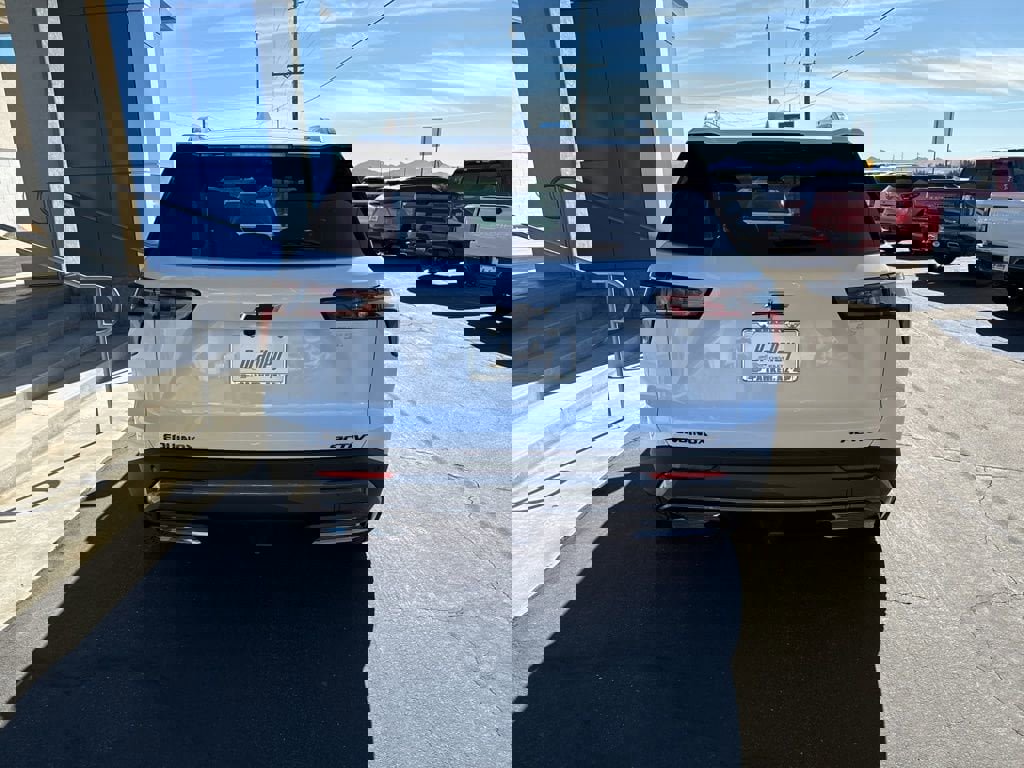 New 2026 Chevrolet Equinox ACTIV w/ Convenience Package III image 4