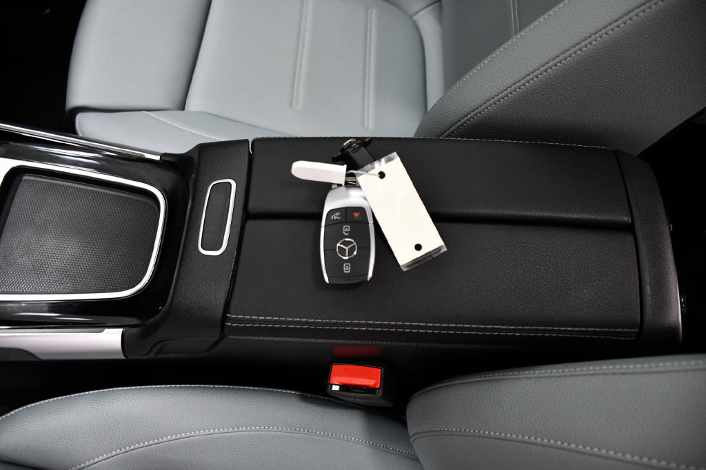 Used 2026 Mercedes-Benz GLB 250 4MATIC image 24