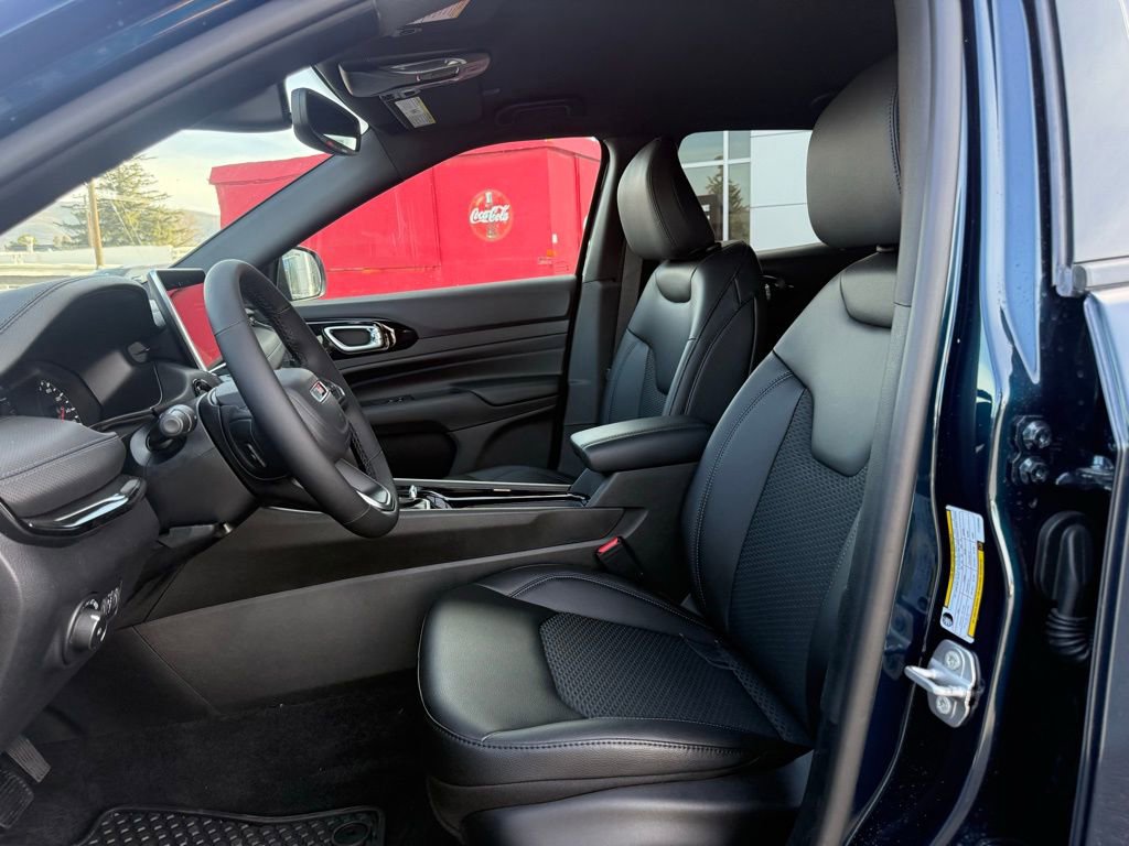 New 2026 Jeep Compass Latitude image 12