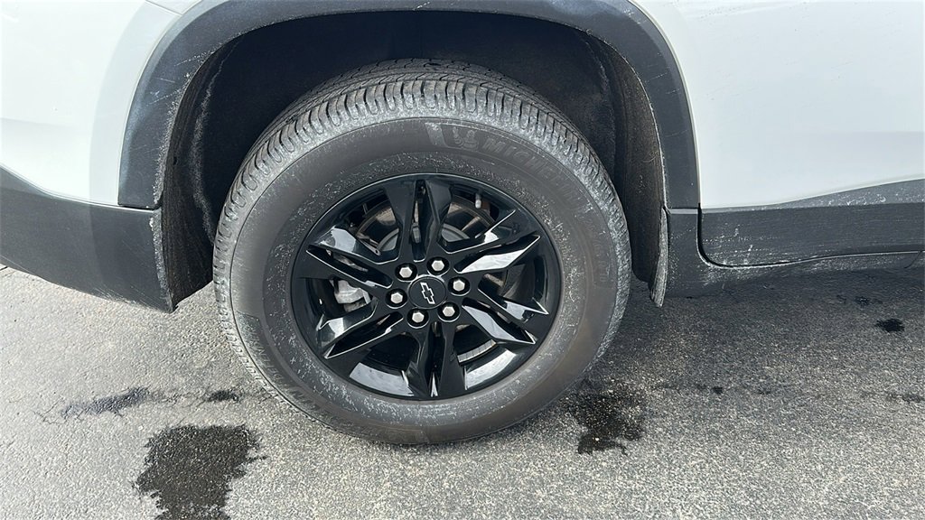Certified 2023 Chevrolet Traverse LT w/ Midnight/Sport Edition image 9