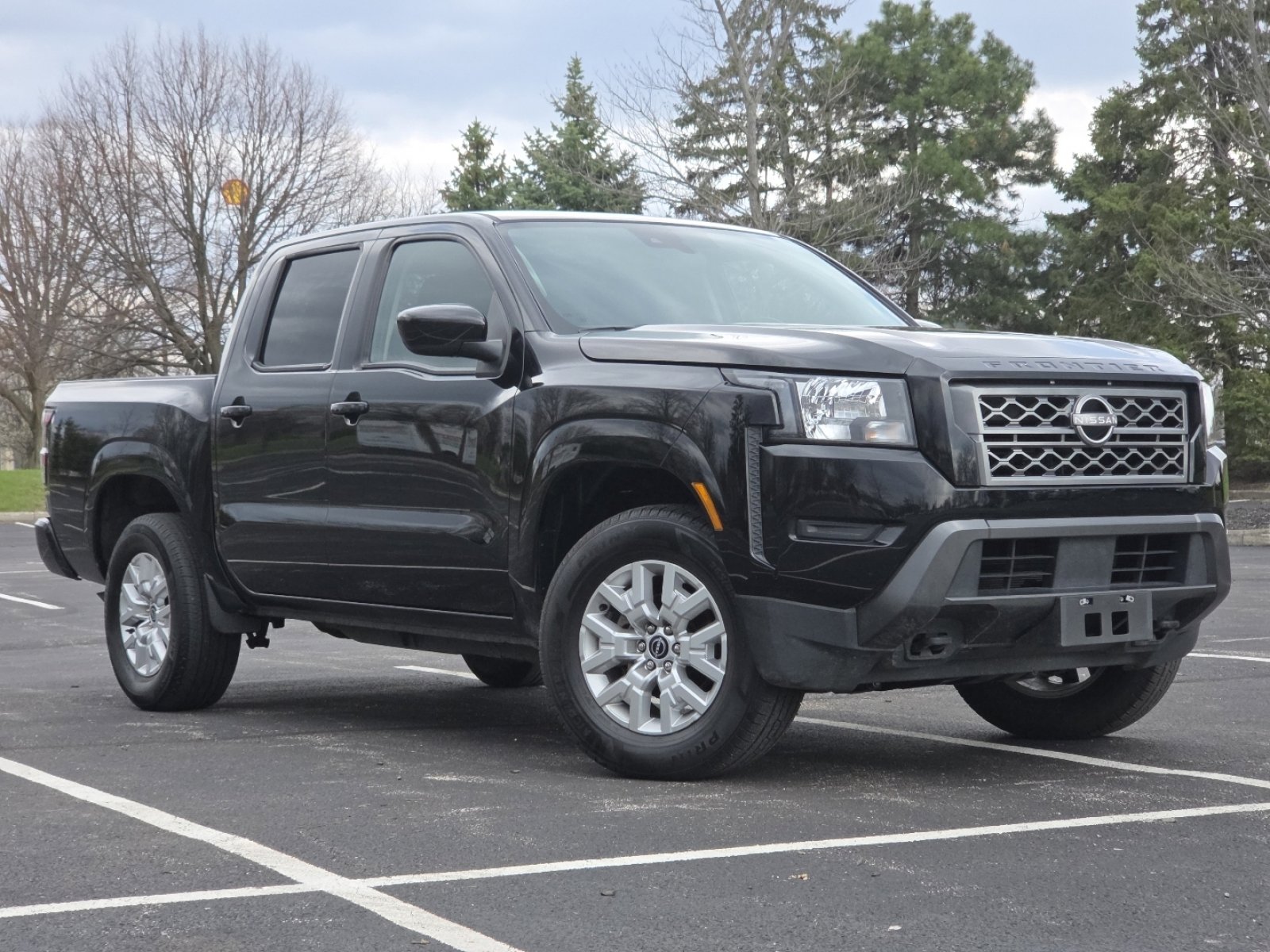 Used 2023 Nissan Frontier SV image 2