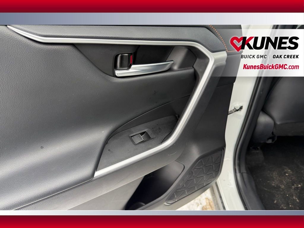 Used 2024 Toyota RAV4 Adventure image 10