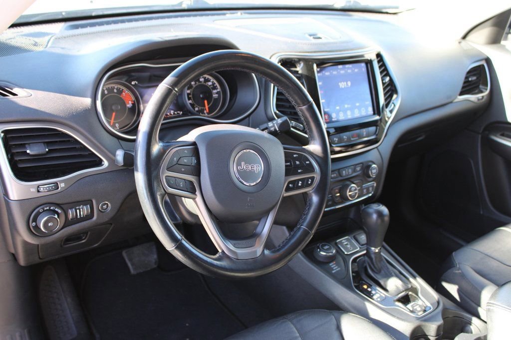 Used 2021 Jeep Cherokee Limited image 11