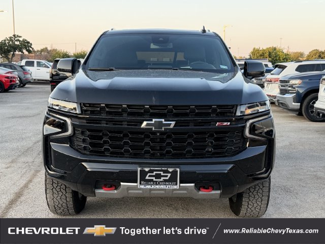 Used 2023 Chevrolet Tahoe Z71 w/ Luxury Package AWD/4WD image 8