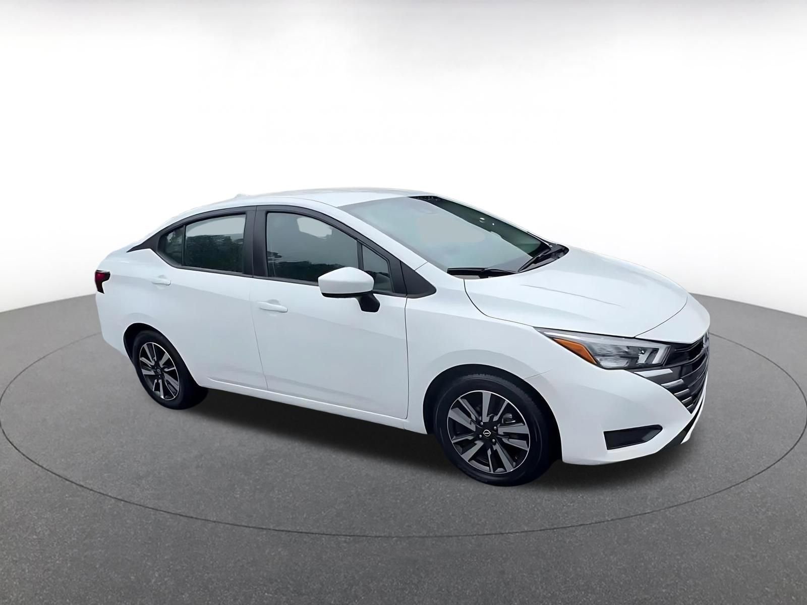 Used 2025 Nissan Versa SV FWD image 2