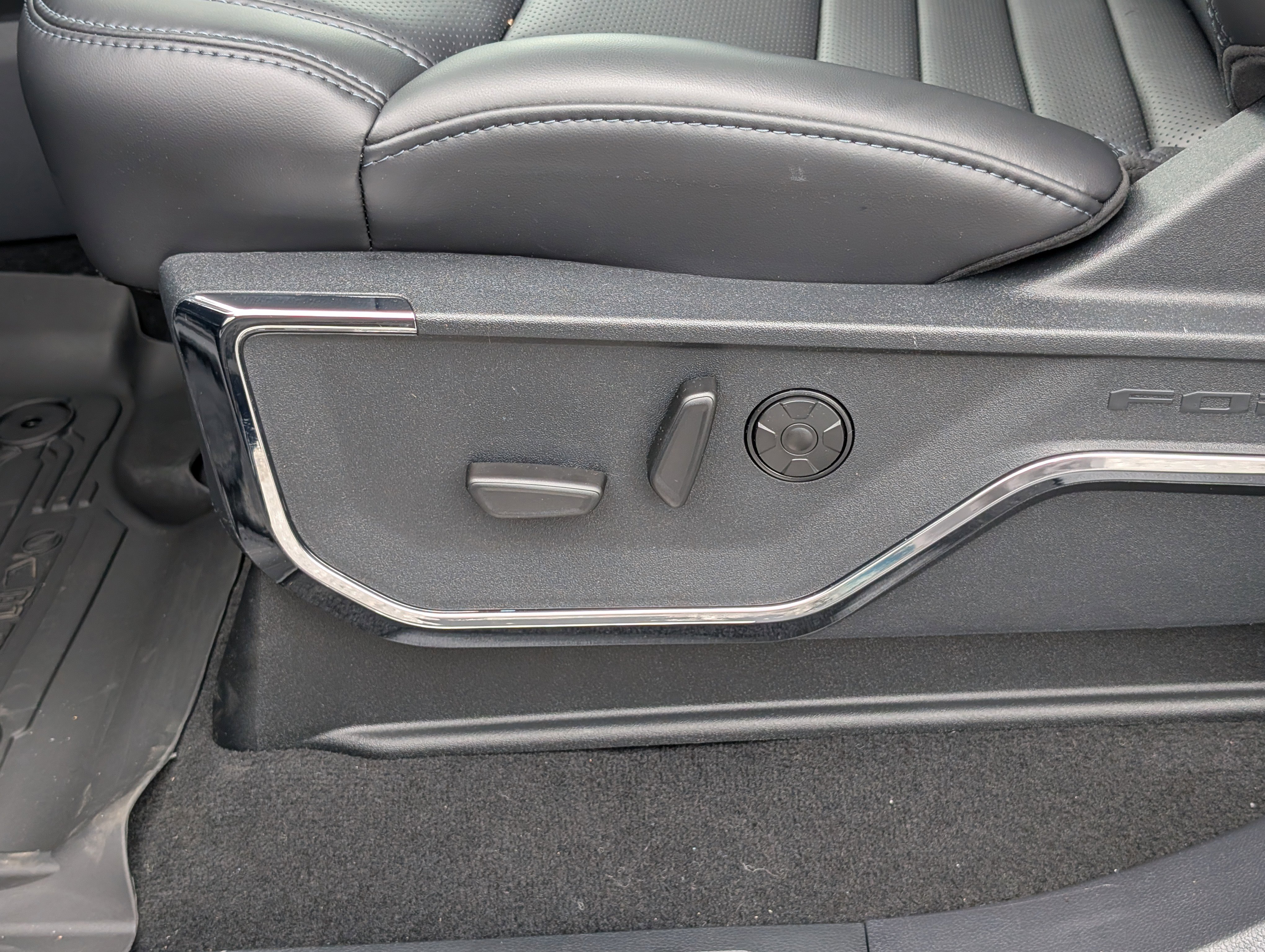 New 2026 Ford F350 Platinum AWD/4WD image 17