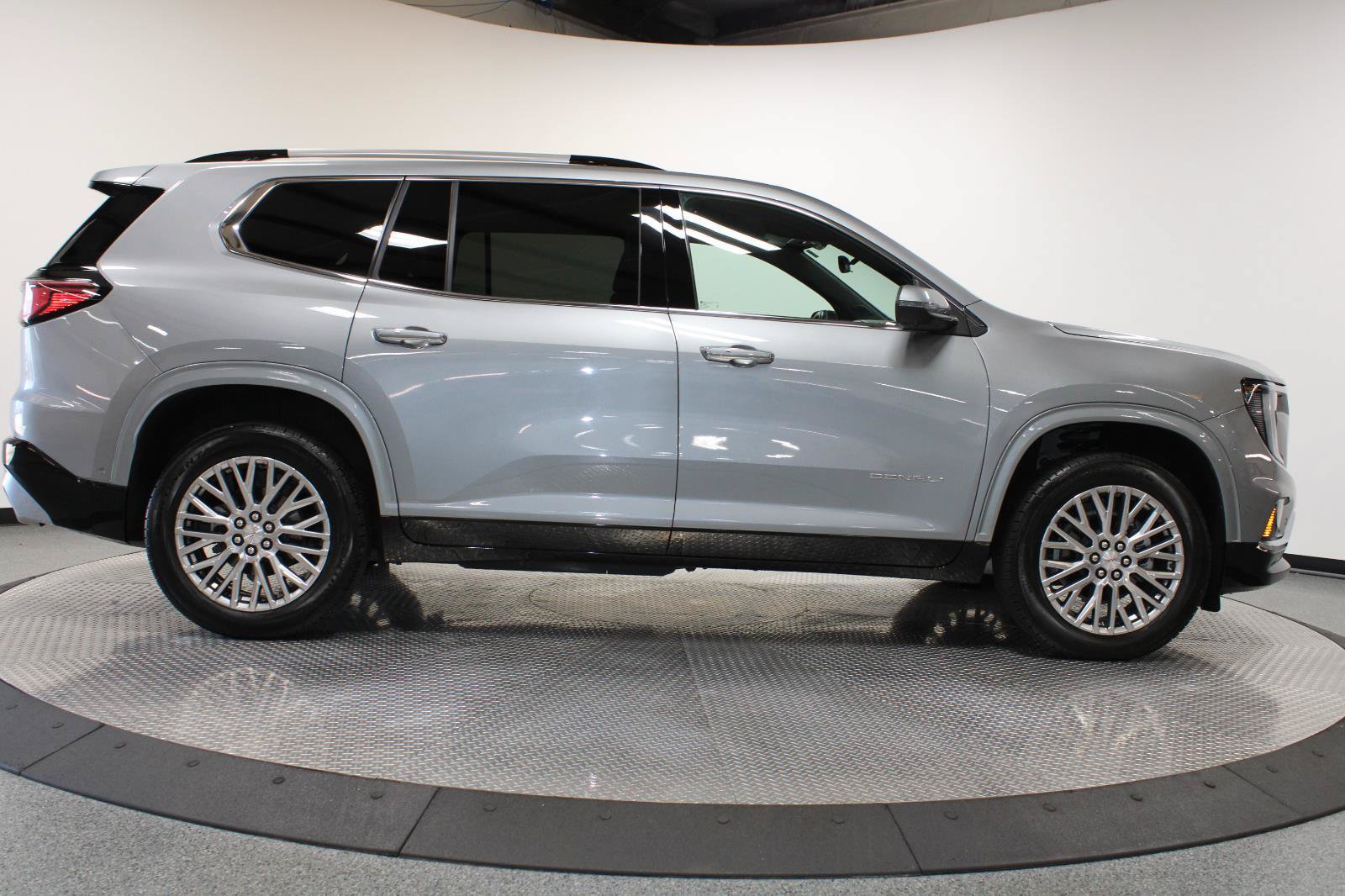 Used 2026 GMC Acadia Denali w/ Super Cruise Package AWD/4WD image 14