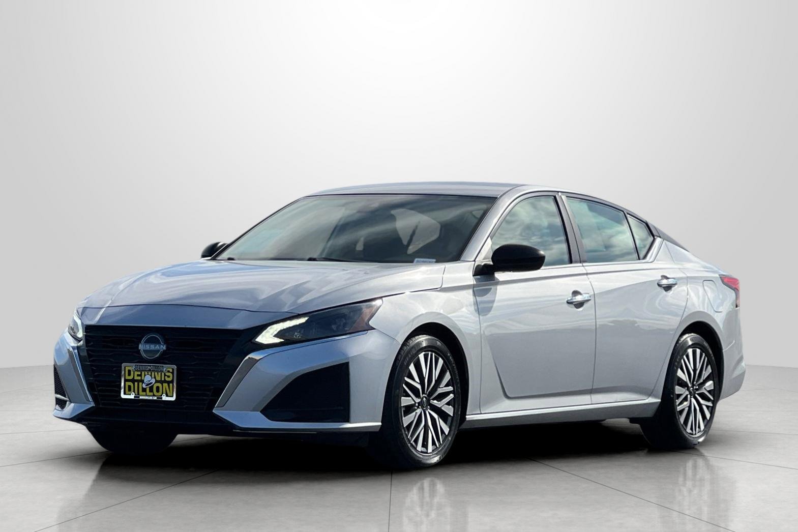 Used 2024 Nissan Altima 2.5 SV image 8