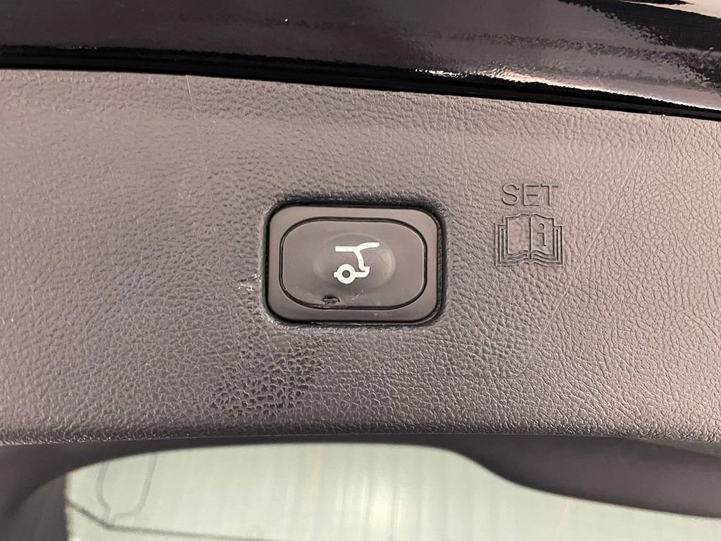 Used 2023 Ford Edge ST-Line image 13