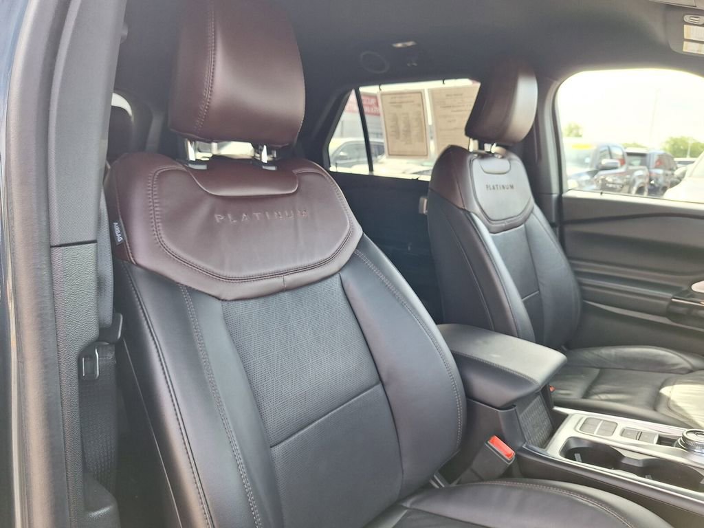 Used 2022 Ford Explorer Platinum w/ Equipment Group 601A image 31