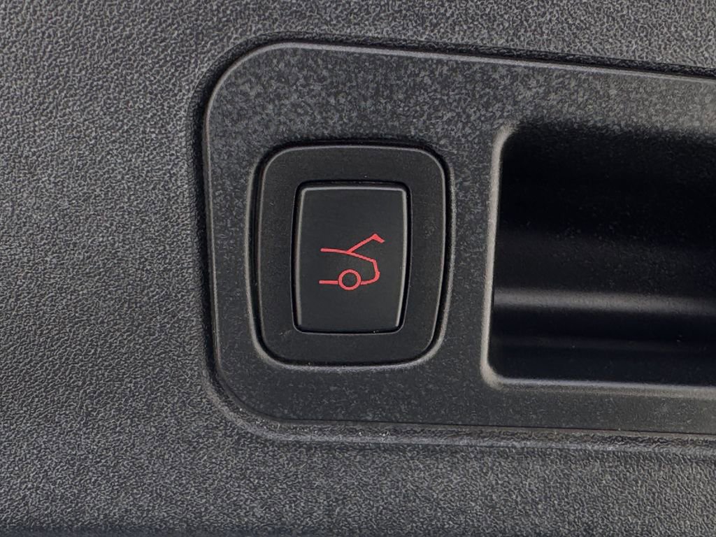 Used 2019 Tesla Model S Performance image 28