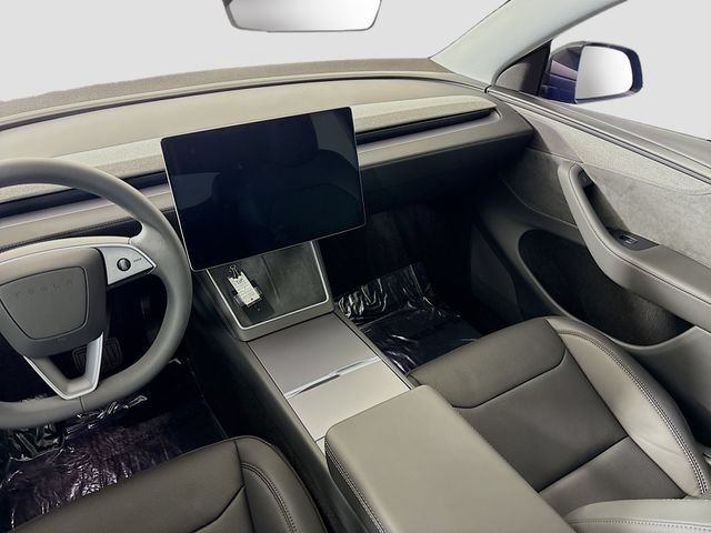 Used 2026 Tesla Model Y 2WD image 24