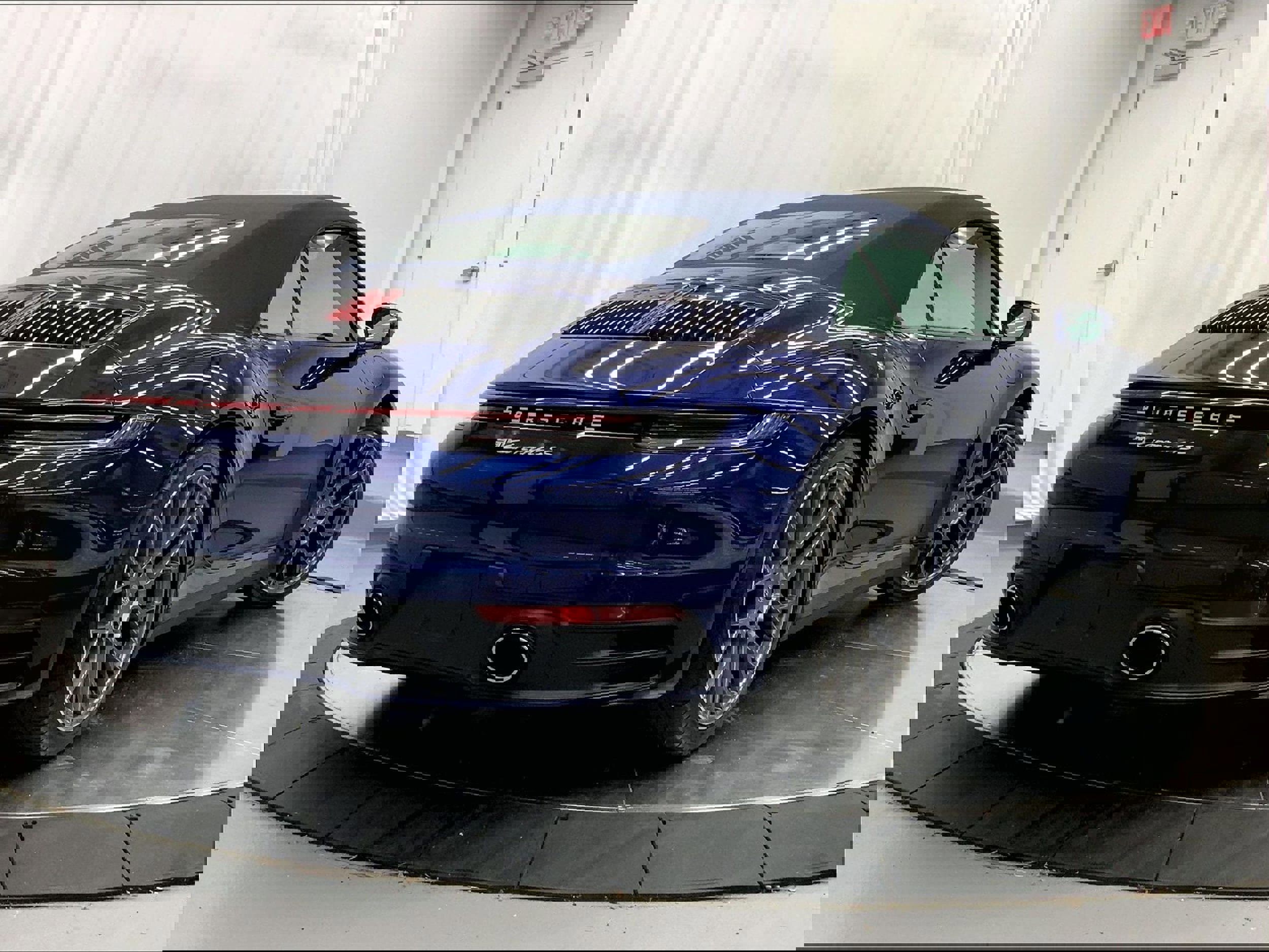 Used 2023 Porsche 911 Carrera 4S image 7